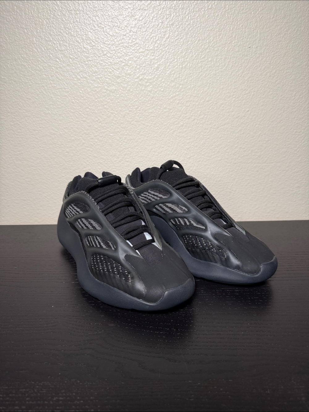 Adidas Yeezy 700 V3 Dark Glow GX6144 Men's 6.5 No Box